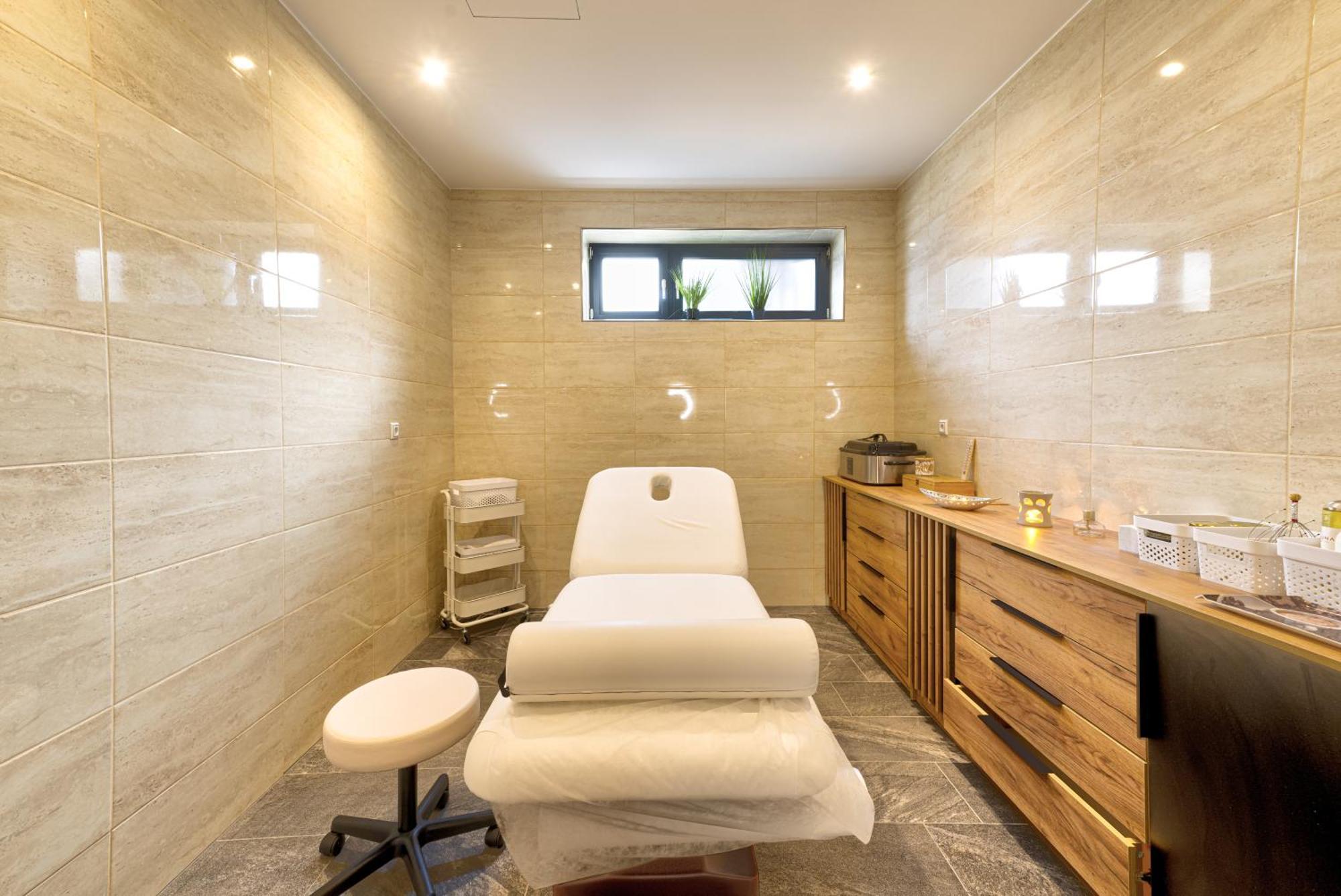 Typton Hotel&Spa Medzilaborce Εξωτερικό φωτογραφία