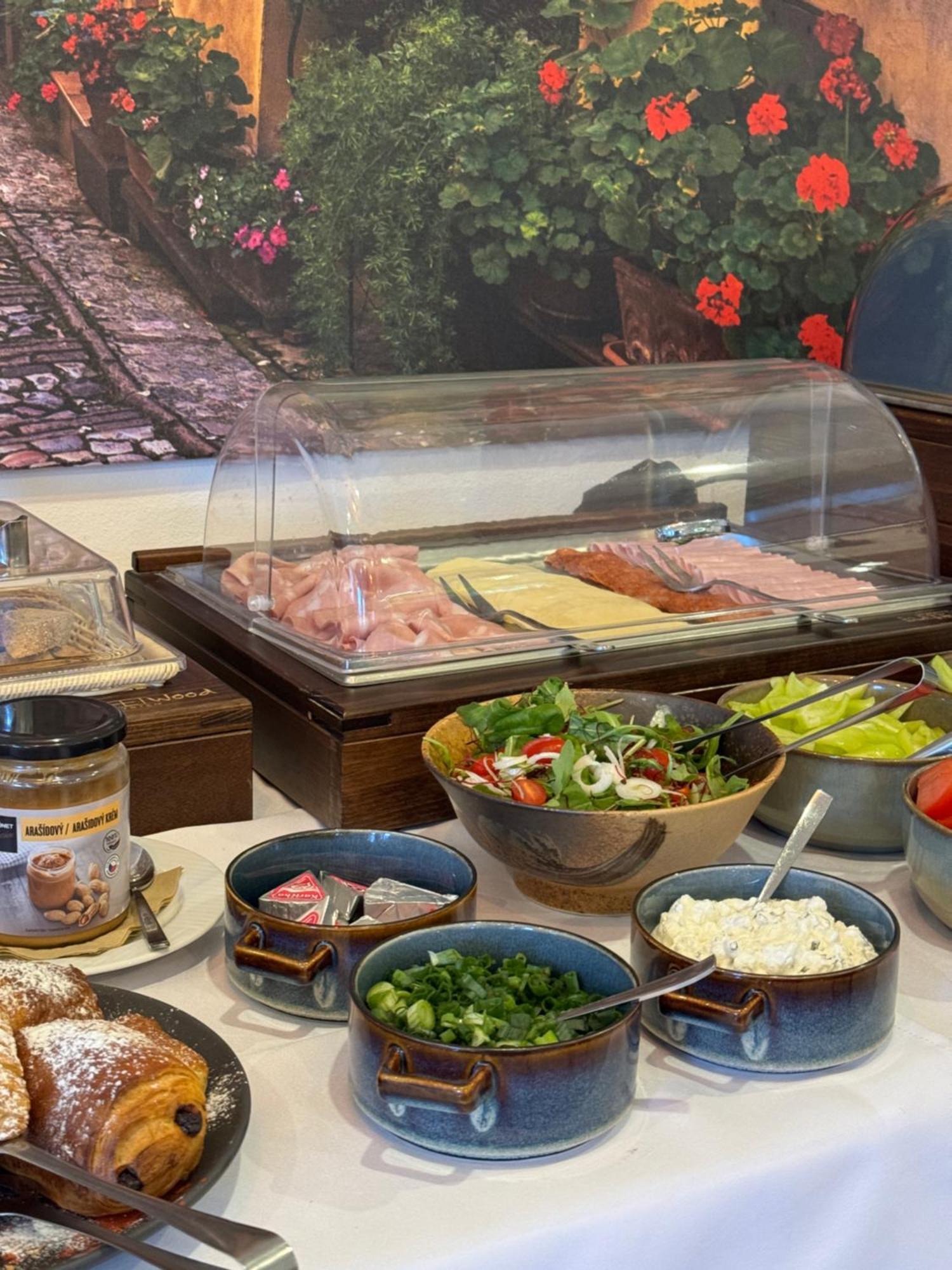 Typton Hotel&Spa Medzilaborce Εξωτερικό φωτογραφία